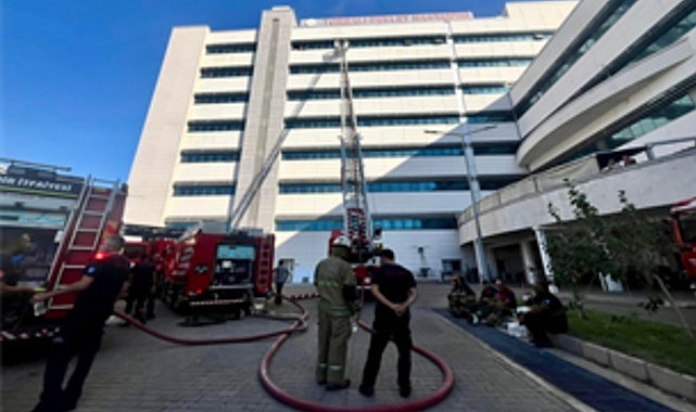 İzmir’in Torbalı ilçesinde bulunan devlet hastanesinde sabah saatlerinde yangın çıktı.