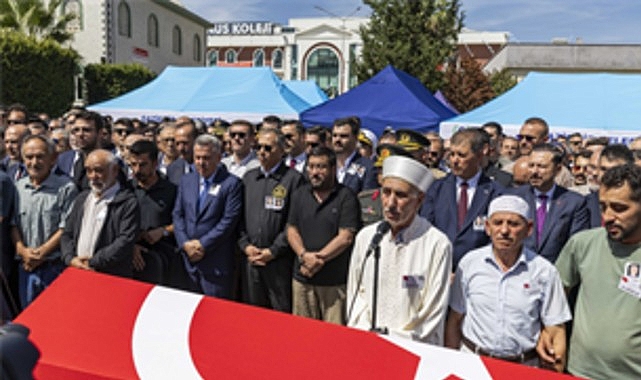 İzmir, kurtuluşunun 103’üncü yıldönümünde şehitlerini sonsuzluğa uğurladı. Balçova Salih İşgören
