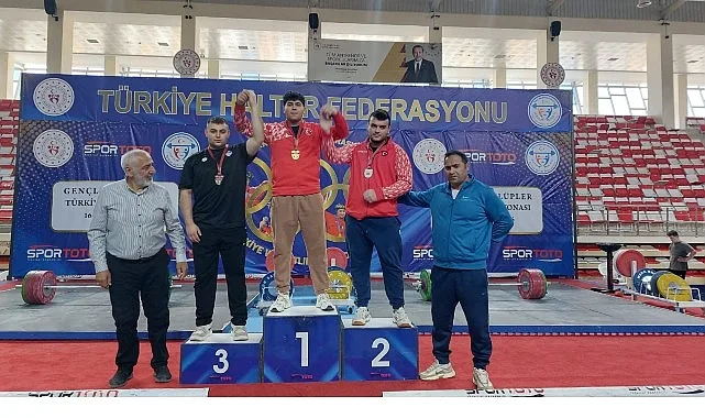Kahramankazan Belediyespor Kulübü Halter Takımı, Eskişehir'de gerçekleşen Gençler Kulüpler Türkiye