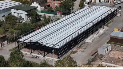 Kartepe Belediyesi’nin Acısu Mahallesi’nde hayata geçirdiği kapalı spor salonu; fitness, tırmanma