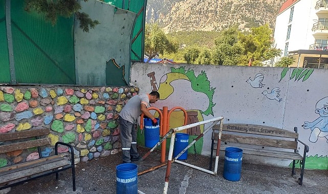 Kemer Belediyesi Temizlik İşleri Müdürlüğü ekipleri, Kemer genelindeki tüm okulların