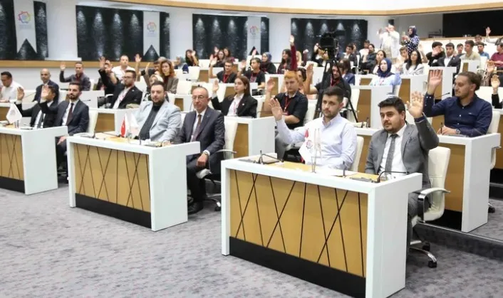 Konya’da Meram Gençlik Meclisi’nin 4. Olağan Genel Kurulu, gençlerin yoğun