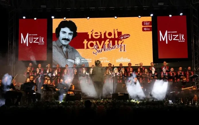 Konya’da Selçuklu Belediyesi Sanat Akademisi Müzik Topluluğu, “Ferdi Tayfur Şarkıları
