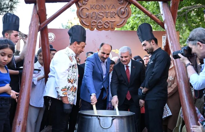 Konya Büyükşehir Belediyesi’nin düzenlediği 3. Gastronomi Festivali, Türkiye’nin ünlü şefleri,