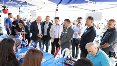 Küçükçekmece Belediyesi tarafından Fevzi Çakmak Meydanı’nda ‘2. İstihdam Fuarı’’ düzenlendi.