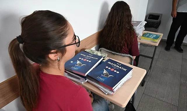 Kemer Belediye Başkanı Necati Topaloğlu'nun “Eğitim varsa gelecek var” sloganı
