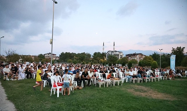 Kartepe Belediyesi tarafından Ertuğrulgazi Mahallesi’nde bulunan Kanalpark Sinema Alanı’na kurulan