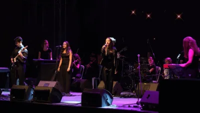 Balıkesir Büyükşehir Belediyesi MOD10 Gençlik Orkestrası, Altınova ve Ayvalık’ın düşman