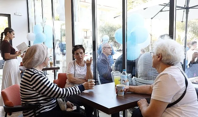 Mudanya Belediyesi’nin hizmete açtığı Mola Mudanya, kitap, kahve ve sohbeti