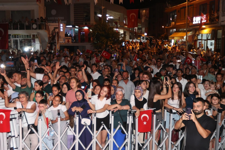 muglada-30-agustos-zafer-bayrami-coskusu