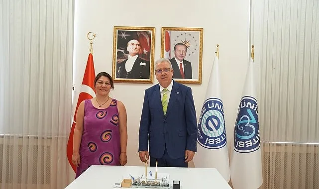 Ege Üniversitesi (EÜ) Biyomalzemeler ve 3 Boyutlu Biyoarafazlar (EBioPhase) ekibinin