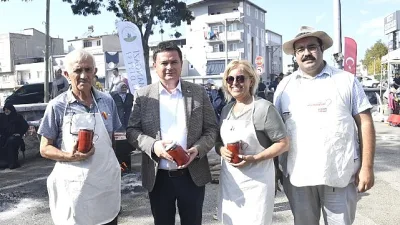Osmangazi Belediyesi’nin hayata geçirdiği “Malzemeler Bizden Salça Yapması Sizden” projesiyle