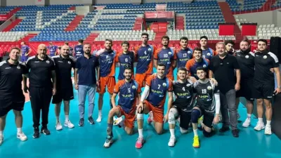 Yeni sezon hazırlıklarına hız kesmeden devam eden Osmangazi Belediyespor Erkek