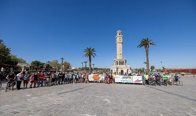 İzmirli bisikletseverler, İzmir Büyükşehir Belediyesi tarafından Avrupa Hareketlilik Haftası kapsamında