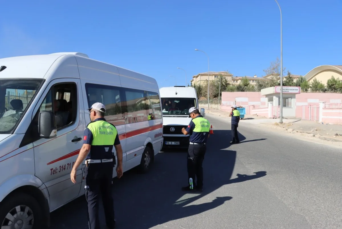 Şanlıurfa Büyükşehir Belediyesi Trafik Zabıta ekipleri, 2025-2026 eğitim-öğretim yılıyla birlikte