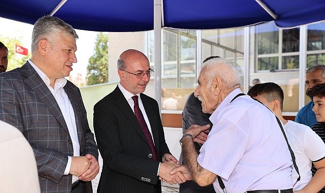 Selçuklu Belediye Başkanı Ahmet Pekyatırmacı, her hafta farklı bir camide