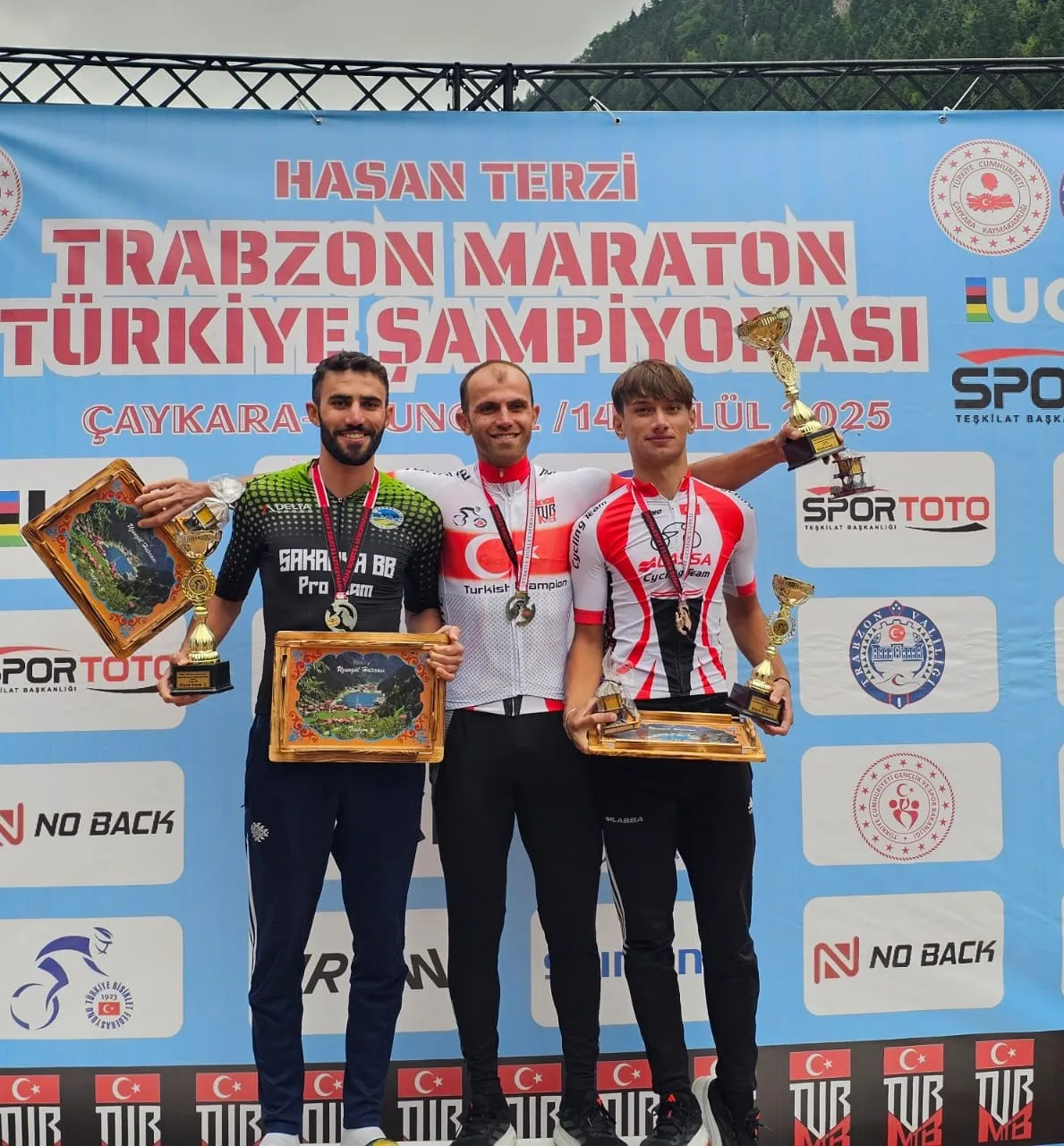 Büyükşehir Belediyesi bisiklet sporcusu Furkan Akçam, Trabzon’da düzenlenen 2025 Dağ