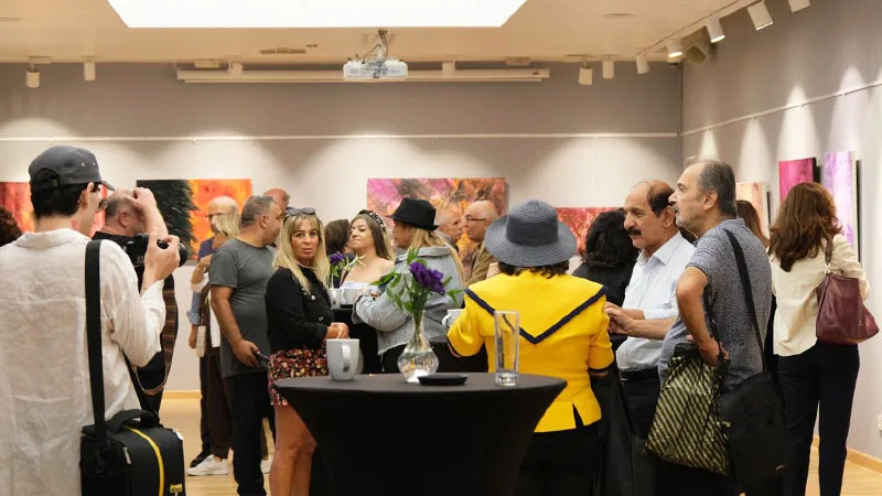 Ressam Tülin Kaynak, son dönem çalışmalarından bir kesit sunan, İstanbul’daki
