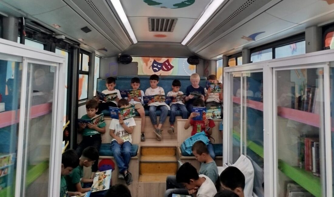 Büyükşehir Belediyesi’nin, kırsal bölgelerdeki çocukların kitaba erişimini artırmak amacıyla hayata