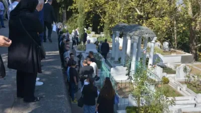 Türkiye’nin ‘Sanat Güneşi’ olan Zeki Müren, vefatının 29’uncu yıl dönümünde