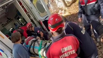 İzmir’in Ödemiş ilçesinde dengesini kaybederek yaklaşık 12 metre derinliğindeki kuyuya