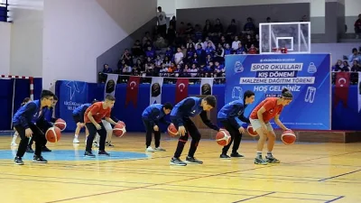 Küçükçekmece Belediyesi, 6-14 yaş aralığındaki çocuklara Kış Spor Okulları ile