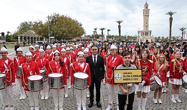 Cumhuriyetimizin kuruluşunun 102. yıl dönümü, İzmir Valiliği himayesinde ve İzmir