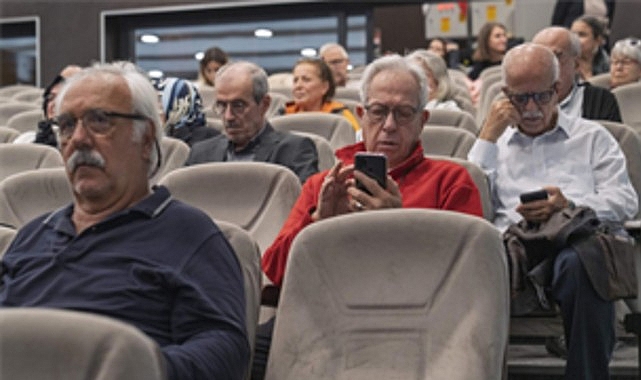 İzmir Büyükşehir Belediyesi tarafından 60 yaş ve üstü yurttaşlara yönelik