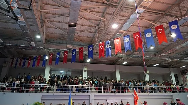 Milas Belediyesi’nin geleneksel hale getirdiği Milas Uluslararası Halk Oyunları Gecesi’nin