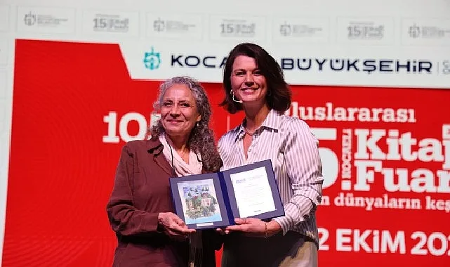 Uluslararası 15. Kocaeli Kitap Fuarı kapsamında düzenlenen söyleşi programında konuşan