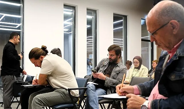 Kocaeli Büyükşehir Belediyesi’nin düzenlediği Uluslararası 15. Kocaeli Kitap Fuarı’nda yazarlar