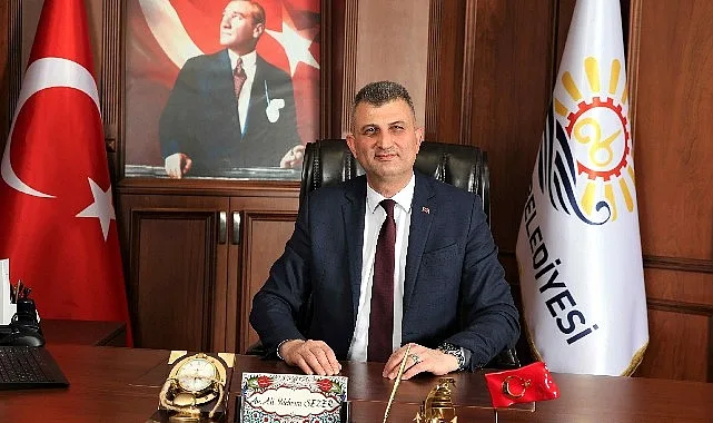 Gölcük Belediye Başkanı Ali Yıldırım Sezer, Cumhuriyetimizin ilanının 102. yıl