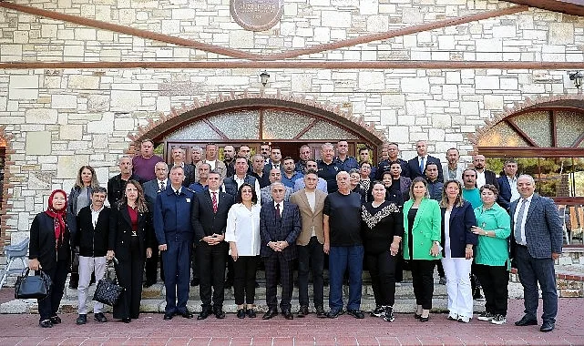 Aliağa’da ‘19 Ekim Muhtarlar Günü’ kahvaltı ve Cumhuriyet Meydanı’nda Atatürk