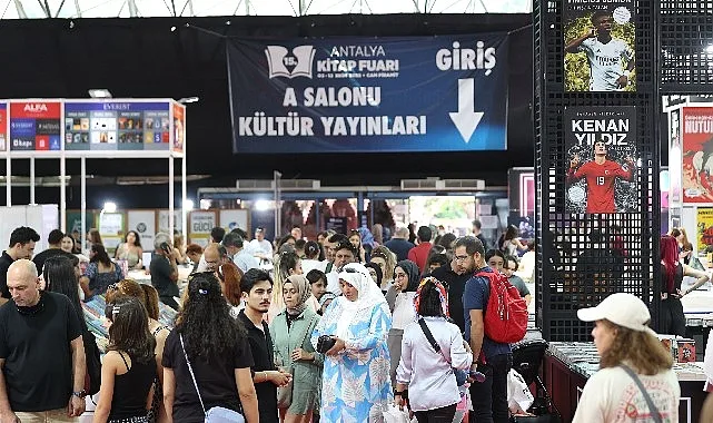 Antalya Büyükşehir Belediyesi tarafından bu yıl 15’incisi düzenlenen Antalya Kitap