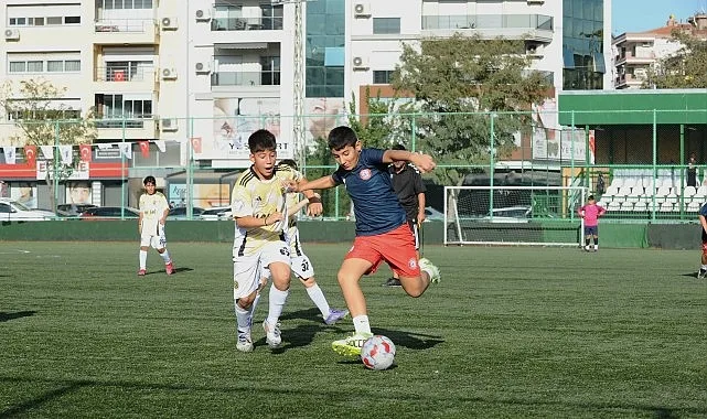 Cumhuriyet Bayramı’nın coşkusunu kültür, sanat ve spor etkinlikleriyle büyüten Karşıyaka
