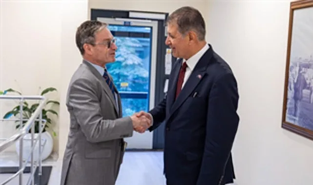 Avustralya’nın İstanbul Başkonsolosu Tony Huber, eşi Kate Huber ile İzmir