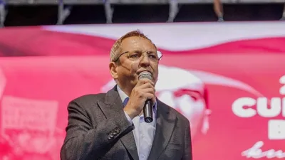 Cumhuriyet’in 102. yılı, Ayvalık’ta binlerce vatandaşın katılımıyla büyük bir coşkuyla