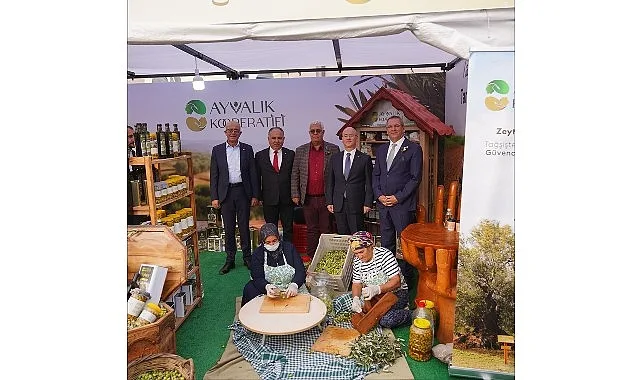 Ayvalık’ta Zeytin ve Zeytinyağı Büyük Festival Pazarı Açıldı. 20. Uluslararası Ayvalık Zeytin Hasat ve Turizm Festivali kapsamında düzenlenen