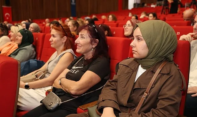 Kocaeli Büyükşehir Belediyesi’nce düzenlenen Uluslararası 15. Kocaeli Kitap Fuarı tüm