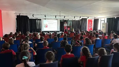 Bakırköy Belediyesi, çocukların sağlıklı gelişimini desteklemek amacıyla ilçedeki okullarda farkındalık