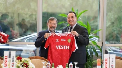 Manisa Büyükşehir Belediye Başkanı Besim Dutlulu ve Vestel Manisa BBSK