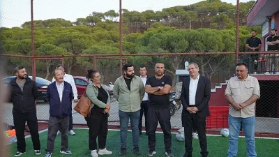 Ayvalık Belediye Başkanı Mesut Ergin, yeni sezona hazırlanan Yeni Mahallespor’un