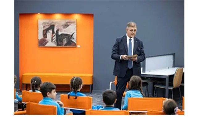 İzmir Büyükşehir Belediye Başkanı Dr. Cemil Tugay, Kültürpark’ta hizmete giren