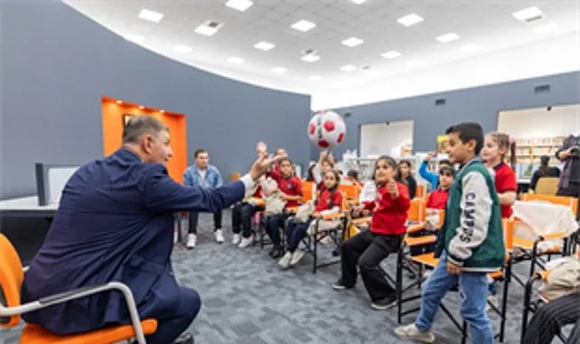 İzmir Büyükşehir Belediye Başkanı Dr. Cemil Tugay, Kültürpark’ta kapılarını açan