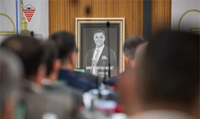 Ege Belediyeler Birliği'nin olağan meclis toplantısında konuşan İzmir Büyükşehir Belediye