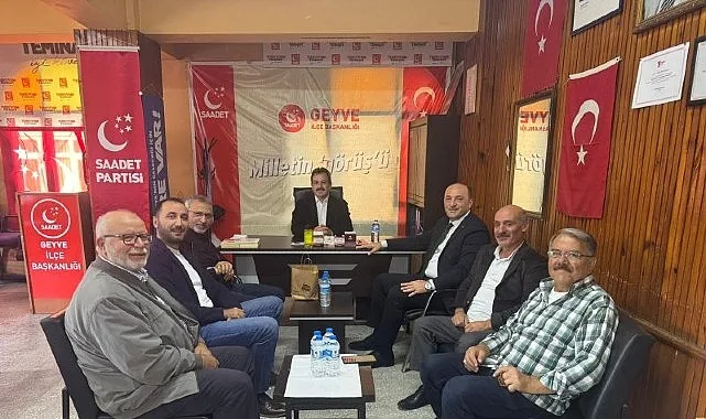 Belediye Başkanı Selçuk Yıldız ile belediye meclis üyeleri Mustafa Ünal