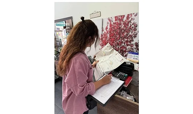 Kemer Belediyesi Zabıta Müdürlüğü ekipleri, ilçe genelinde hizmet veren berber