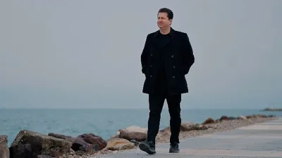 "Ömer Faruk Özcan'ın yeni şarkısı, duygusal sahnelerin vazgeçilmez fon müziği