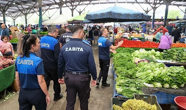 Buca Belediyesi, ilçe genelindeki semt pazarlarında vatandaşların sağlıklı ve sorunsuz