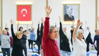 Buca Belediyesi’nin düzenlediği ücretsiz yoga, pilates ve zumba dersleri devam